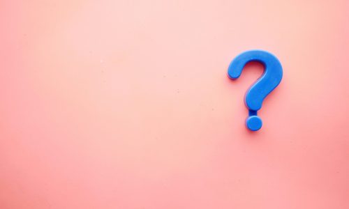 7 questions à poser avant d’engager une voix-off professionnelle